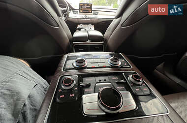 Седан Audi A8 2011 в 