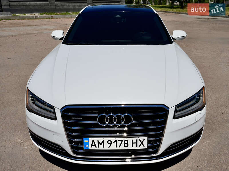 Седан Audi A8 2016 в Житомире