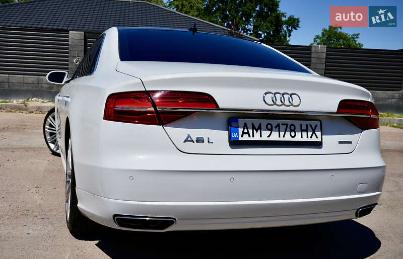 Седан Audi A8 2016 в Житомире