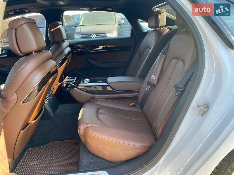 Седан Audi A8 2017 в Києві