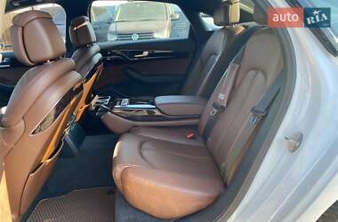 Седан Audi A8 2017 в 