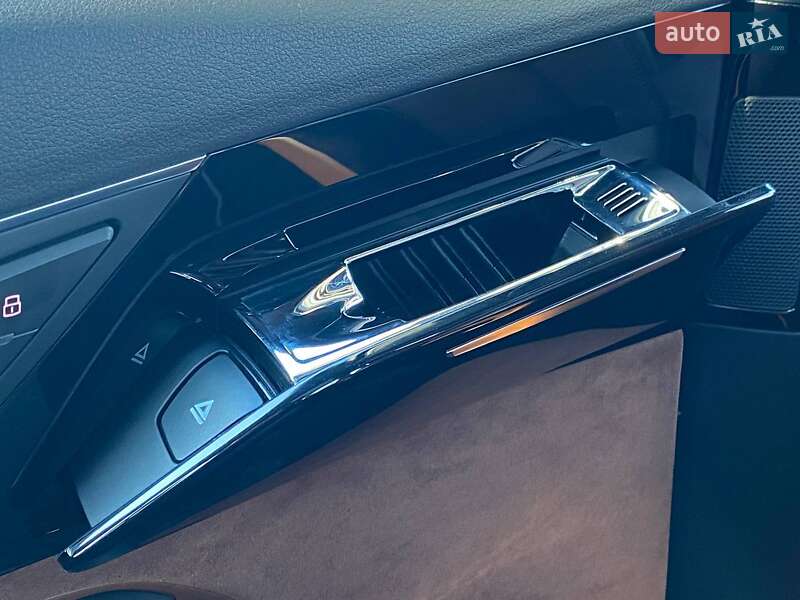 Седан Audi A8 2017 в Києві