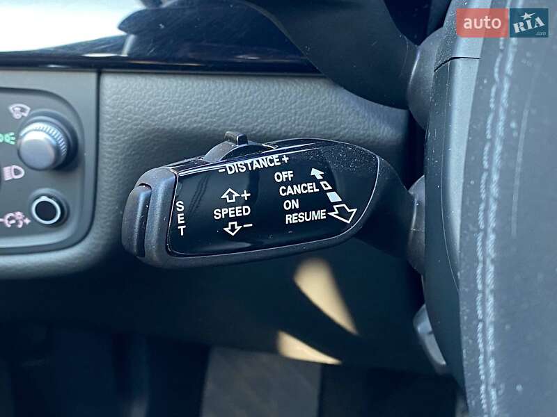 Седан Audi A8 2017 в Києві