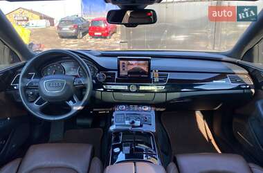 Седан Audi A8 2017 в 