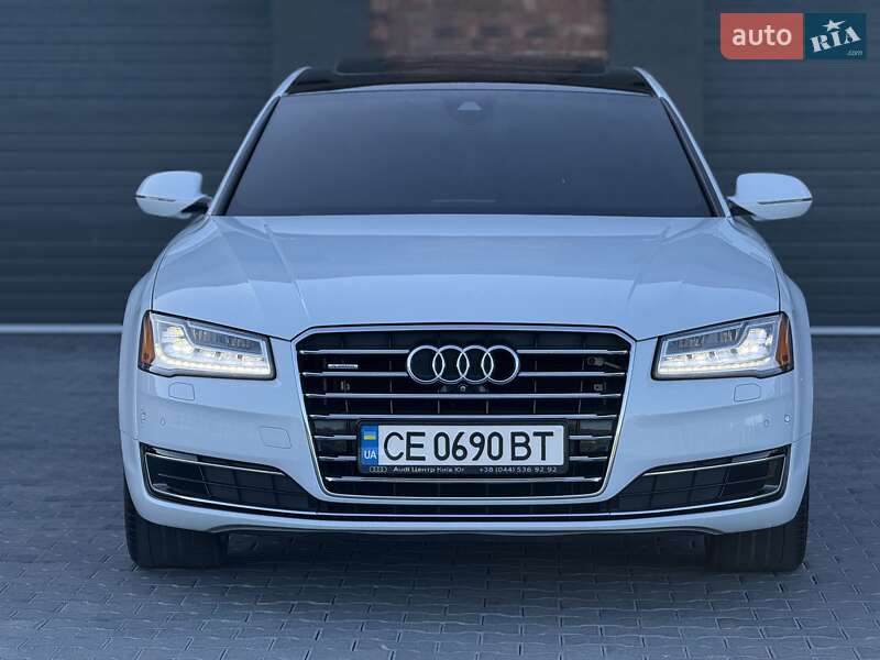 Седан Audi A8 2015 в Черновцах