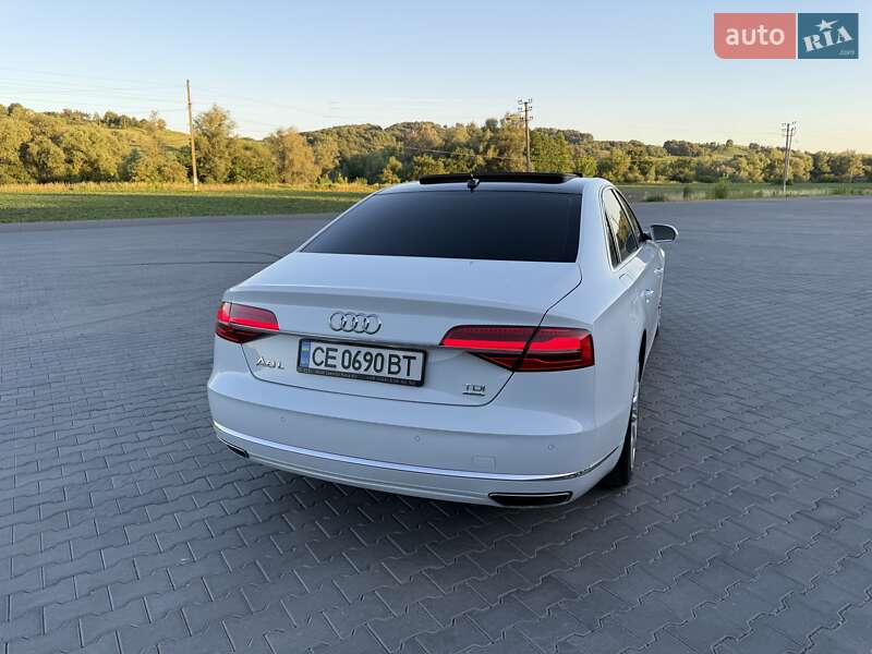 Седан Audi A8 2015 в Черновцах