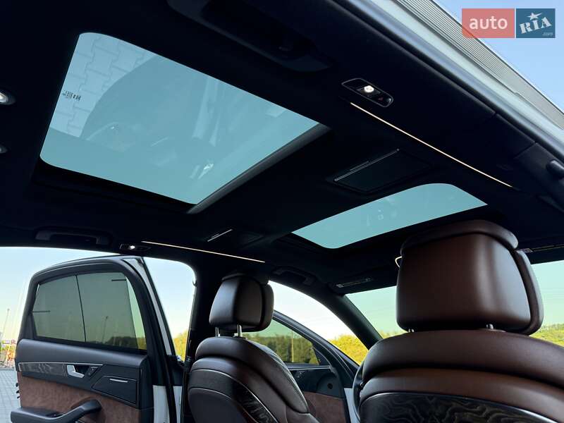 Седан Audi A8 2015 в Черновцах