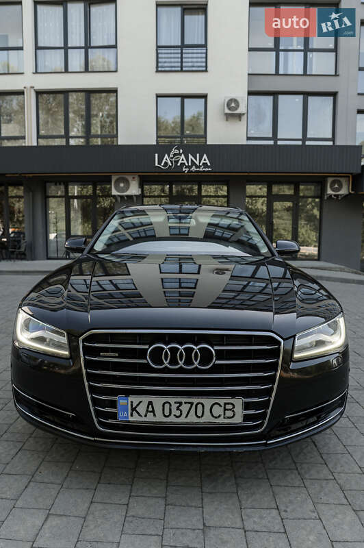 Седан Audi A8 2014 в Львове