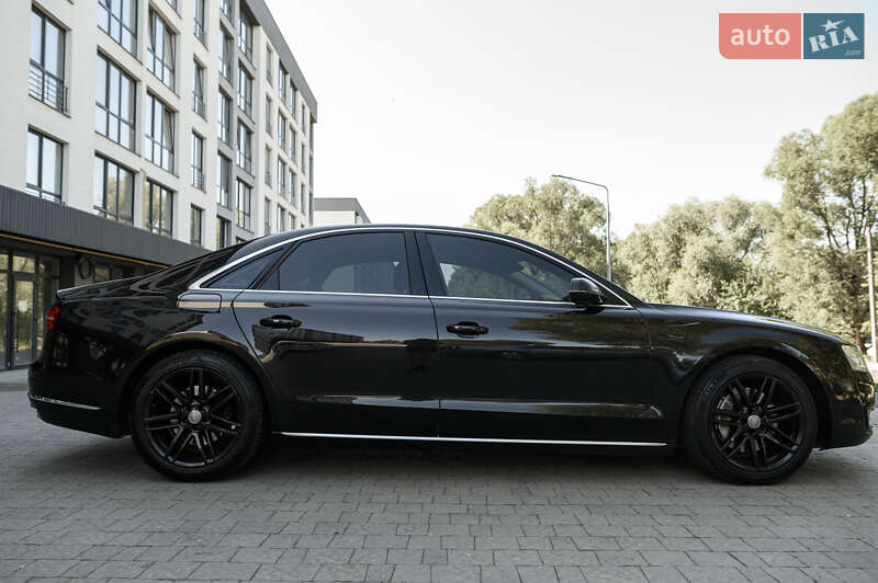 Седан Audi A8 2014 в Львове