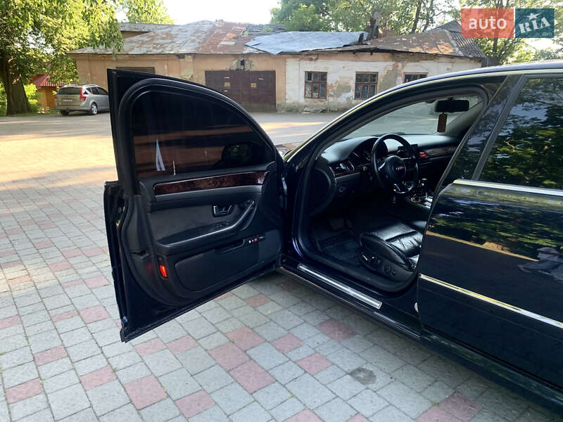 Седан Audi A8 2004 в Львове