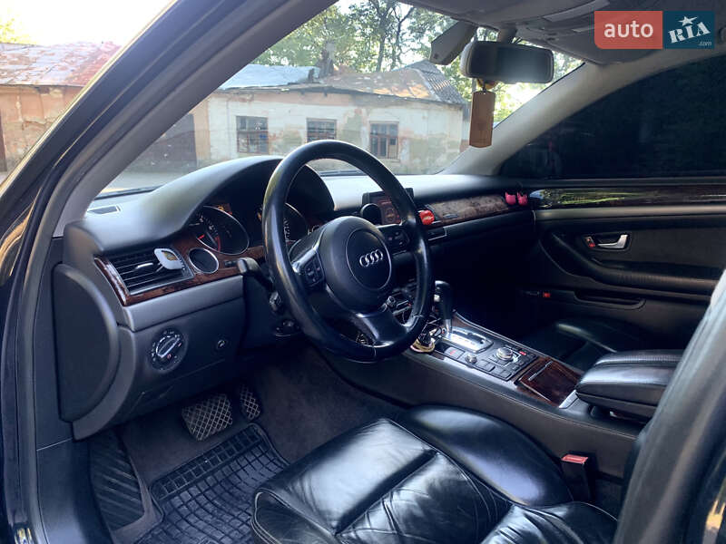 Седан Audi A8 2004 в Львове