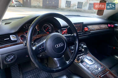 Седан Audi A8 2004 в 