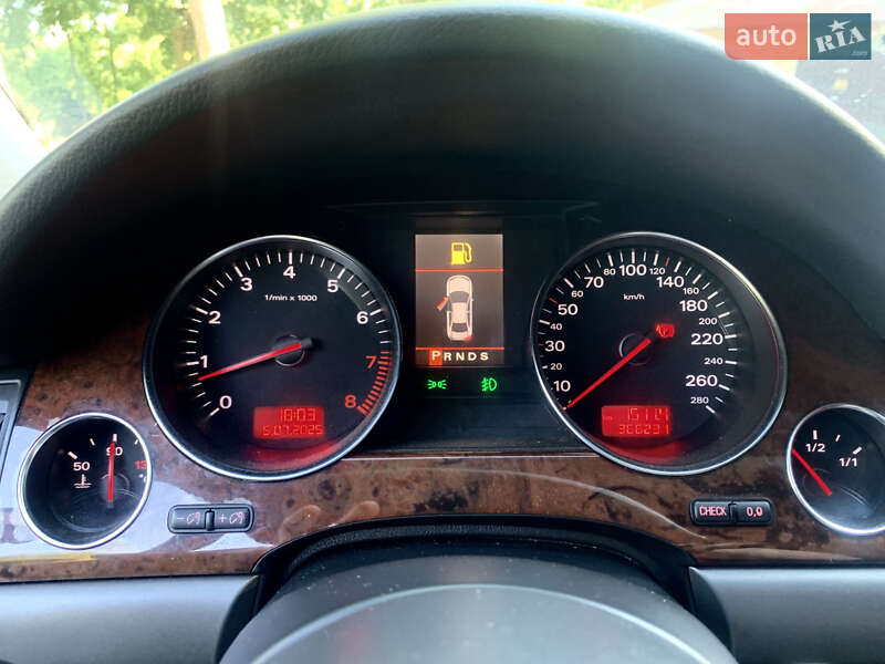 Седан Audi A8 2004 в Львове