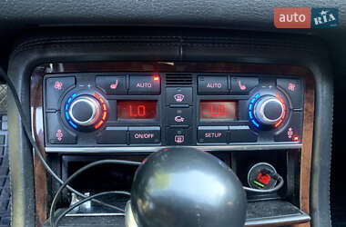 Седан Audi A8 2004 в 