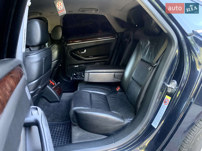 Седан Audi A8 2004 в Львове
