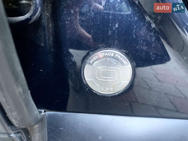 Седан Audi A8 2004 в Львове
