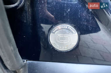 Седан Audi A8 2004 в 
