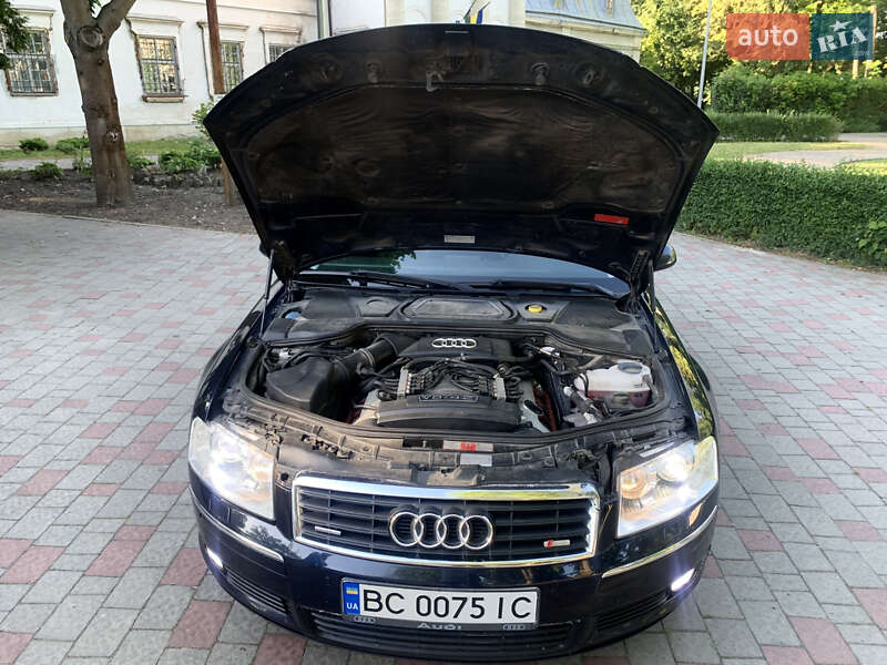 Седан Audi A8 2004 в Львове