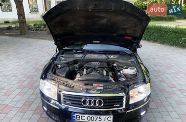Седан Audi A8 2004 в 