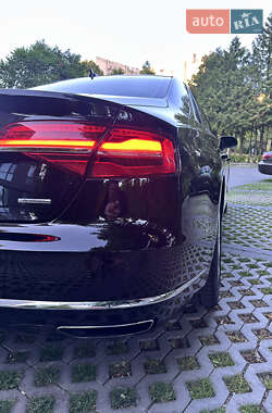 Седан Audi A8 2015 в 