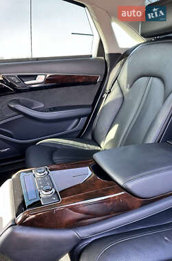 Седан Audi A8 2015 в 