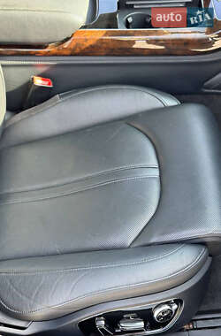 Седан Audi A8 2015 в 