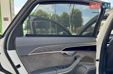 Седан Audi A8 2021 в 