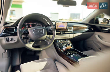 Седан Audi A8 2010 в 