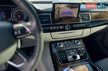 Седан Audi A8 2010 в 