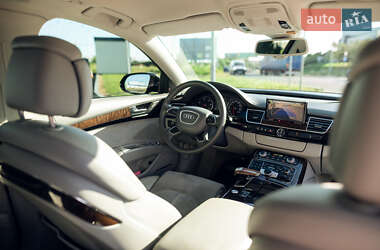 Седан Audi A8 2010 в 
