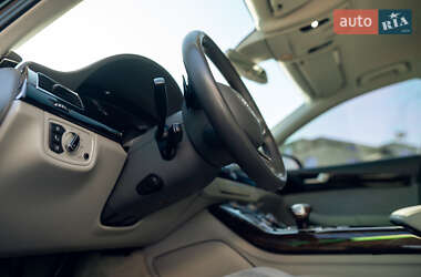 Седан Audi A8 2010 в 