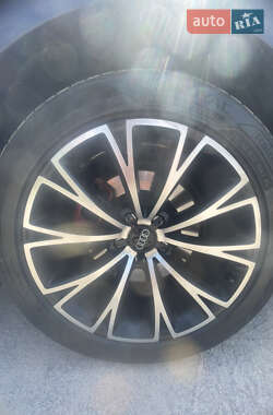 Седан Audi A8 2013 в 