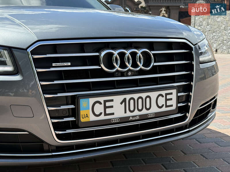 Седан Audi A8 2014 в Звягеле