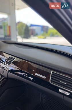 Седан Audi A8 2016 в 