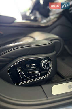 Седан Audi A8 2016 в 