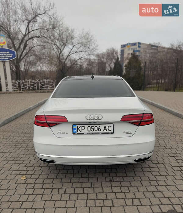 Седан Audi A8 2015 в Запорожье