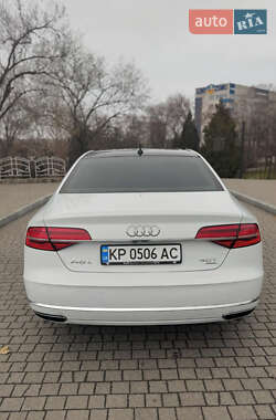 Седан Audi A8 2015 в 