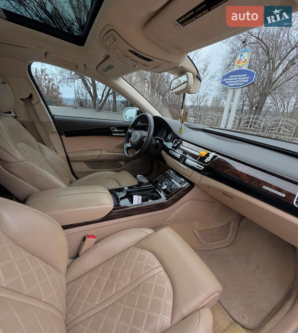 Седан Audi A8 2015 в Запорожье
