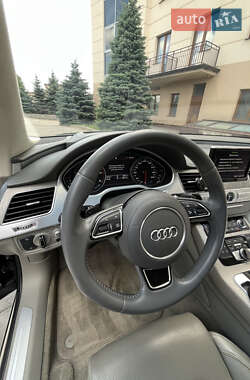 Седан Audi A8 2015 в 