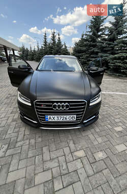 Седан Audi A8 2015 в 