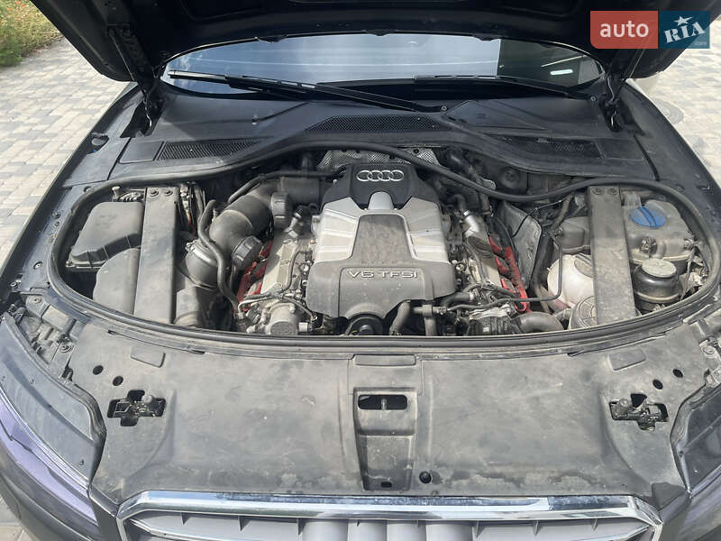Седан Audi A8 2010 в Києві