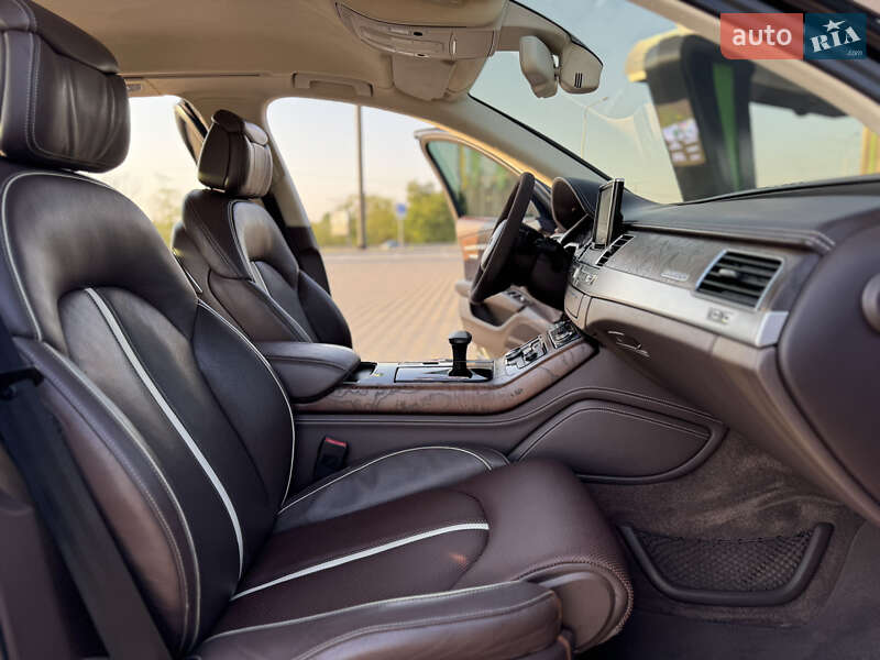 Седан Audi A8 2011 в Миколаєві