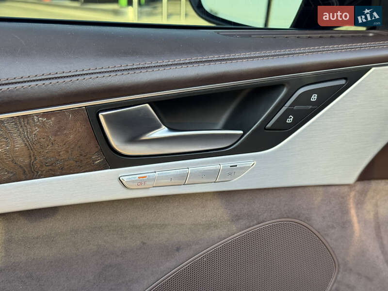 Седан Audi A8 2011 в Миколаєві