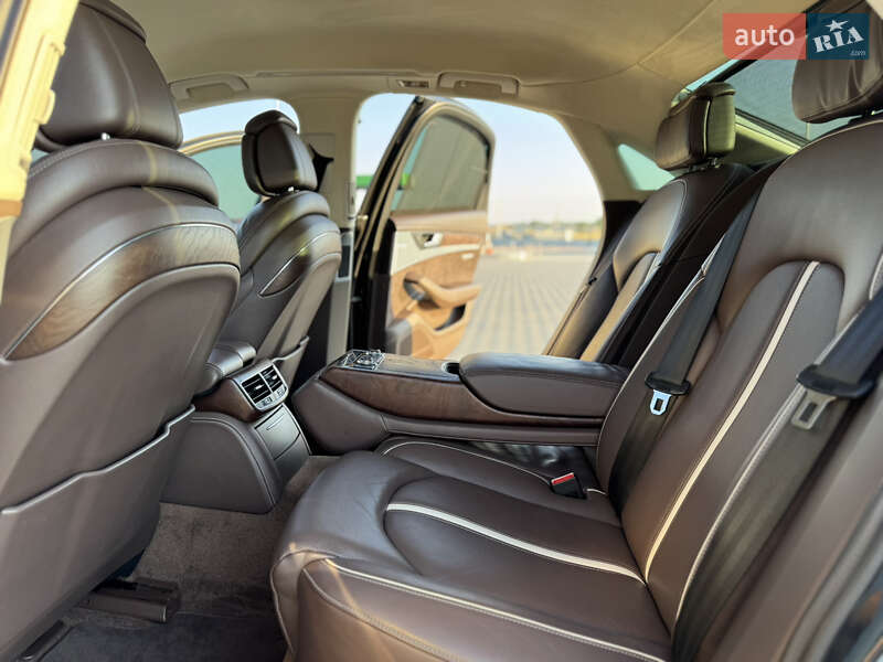 Седан Audi A8 2011 в Миколаєві