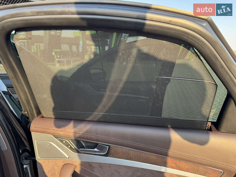 Седан Audi A8 2011 в Миколаєві