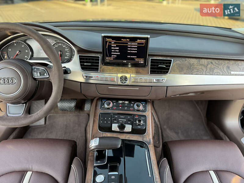 Седан Audi A8 2011 в Миколаєві