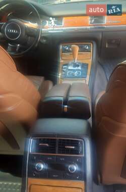 Седан Audi A8 2004 в 