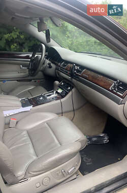 Седан Audi A8 2004 в 