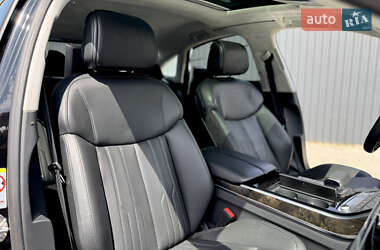 Седан Audi A8 2018 в 