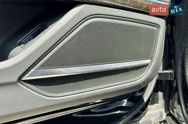 Седан Audi A8 2018 в 